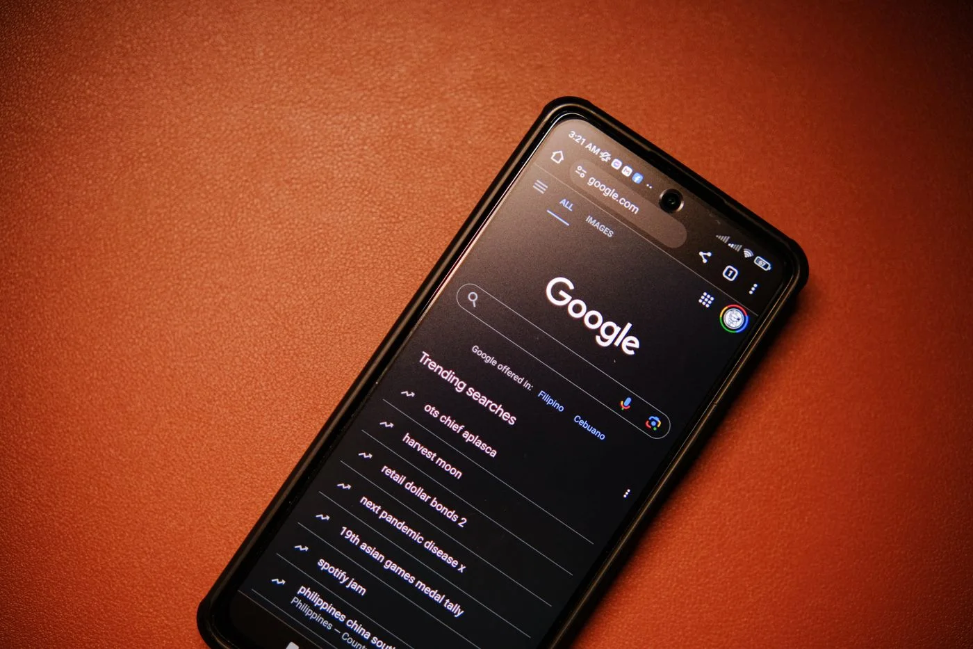 Suchanfragen auf einem Smartphone