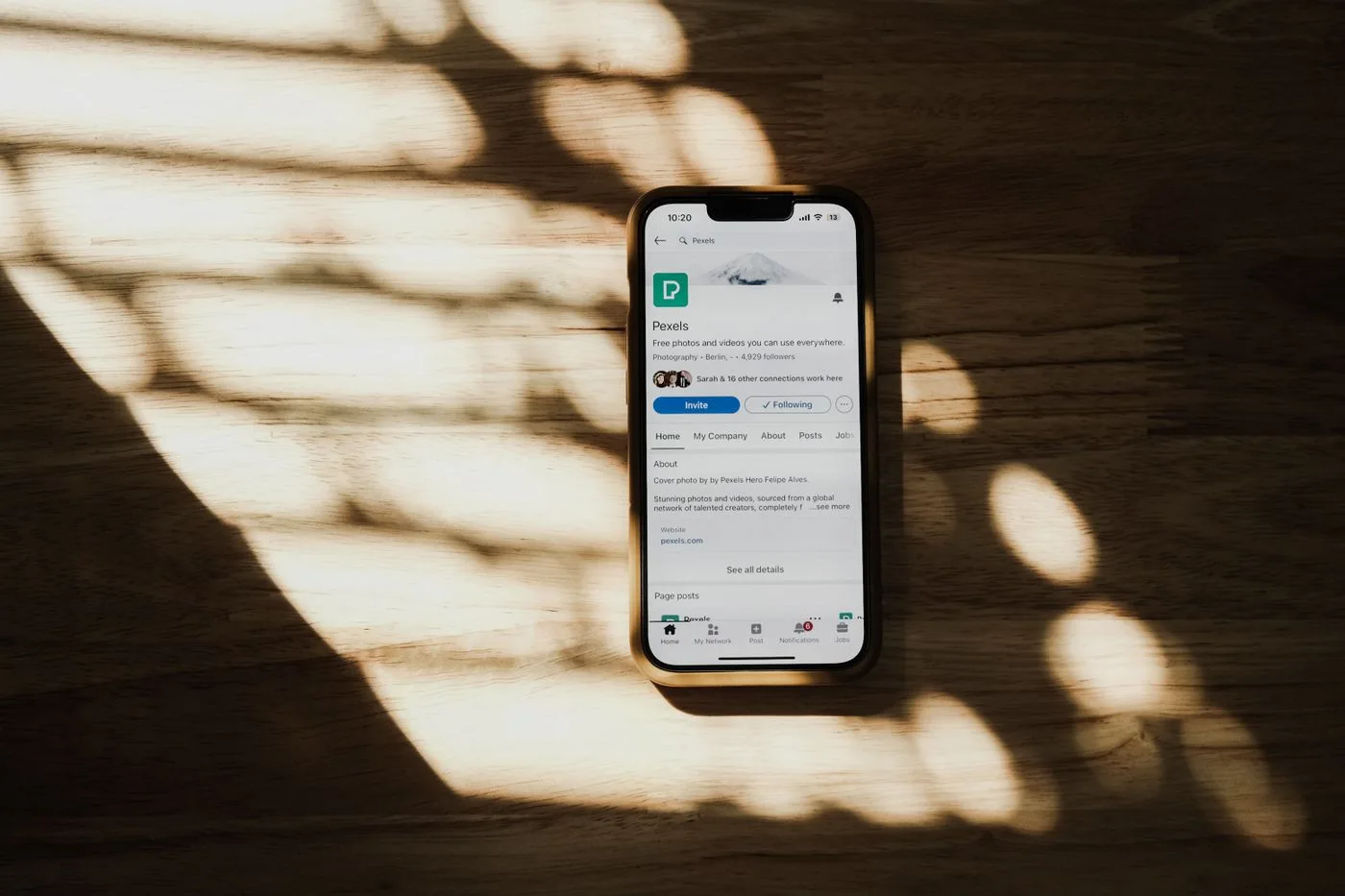 Social-Media-Profil auf einem Smartphone